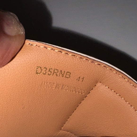 Womens Italian leather Sandals block heel| Gold Accent buckles.like new Size 10 - Picture 9 of 9